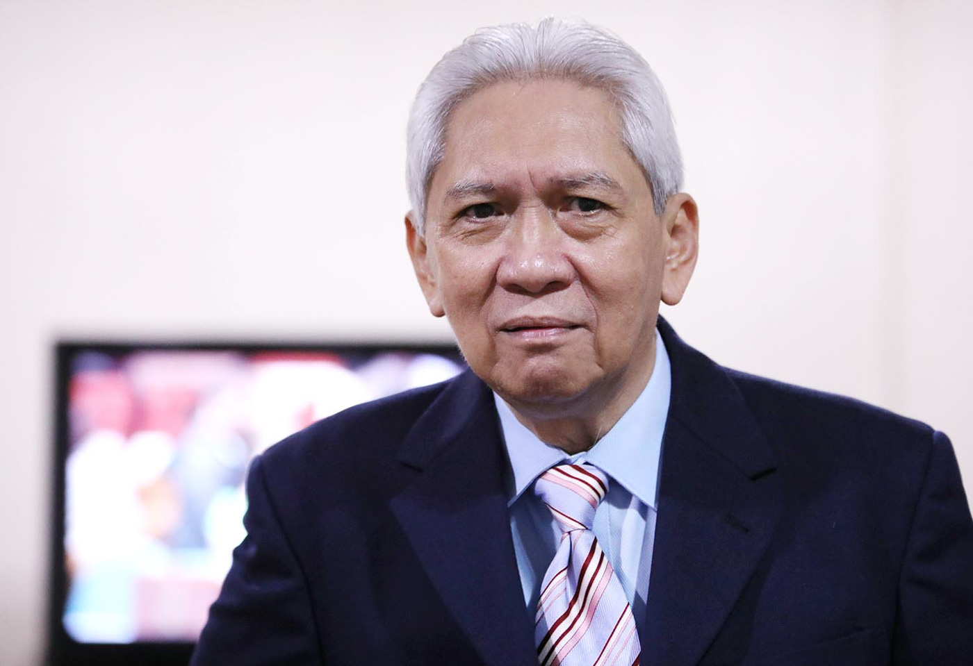 EXPLANATIONS. Ombudsman Samuel Martires asks explanations from former justice secretary and now Senator Leila de Lima and former interior secretary Mar Roxas why their IRR on the GCTA Law did not exclude heinous crimes. Photo by Darren Langit/Rappler 