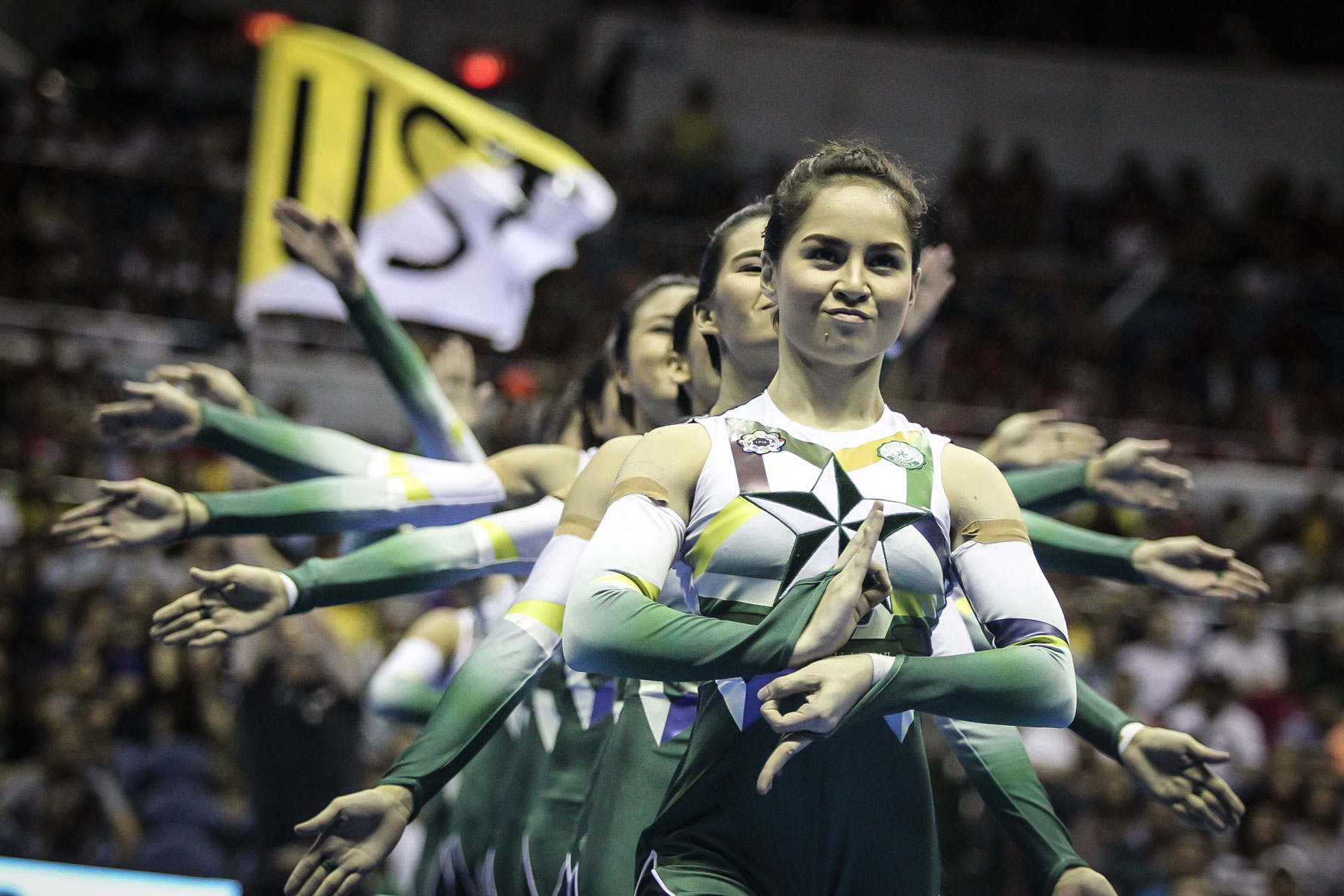 UNITY. La Salle performs routines by other UAAP schools. Photo by Josh Albelda/Rappler 