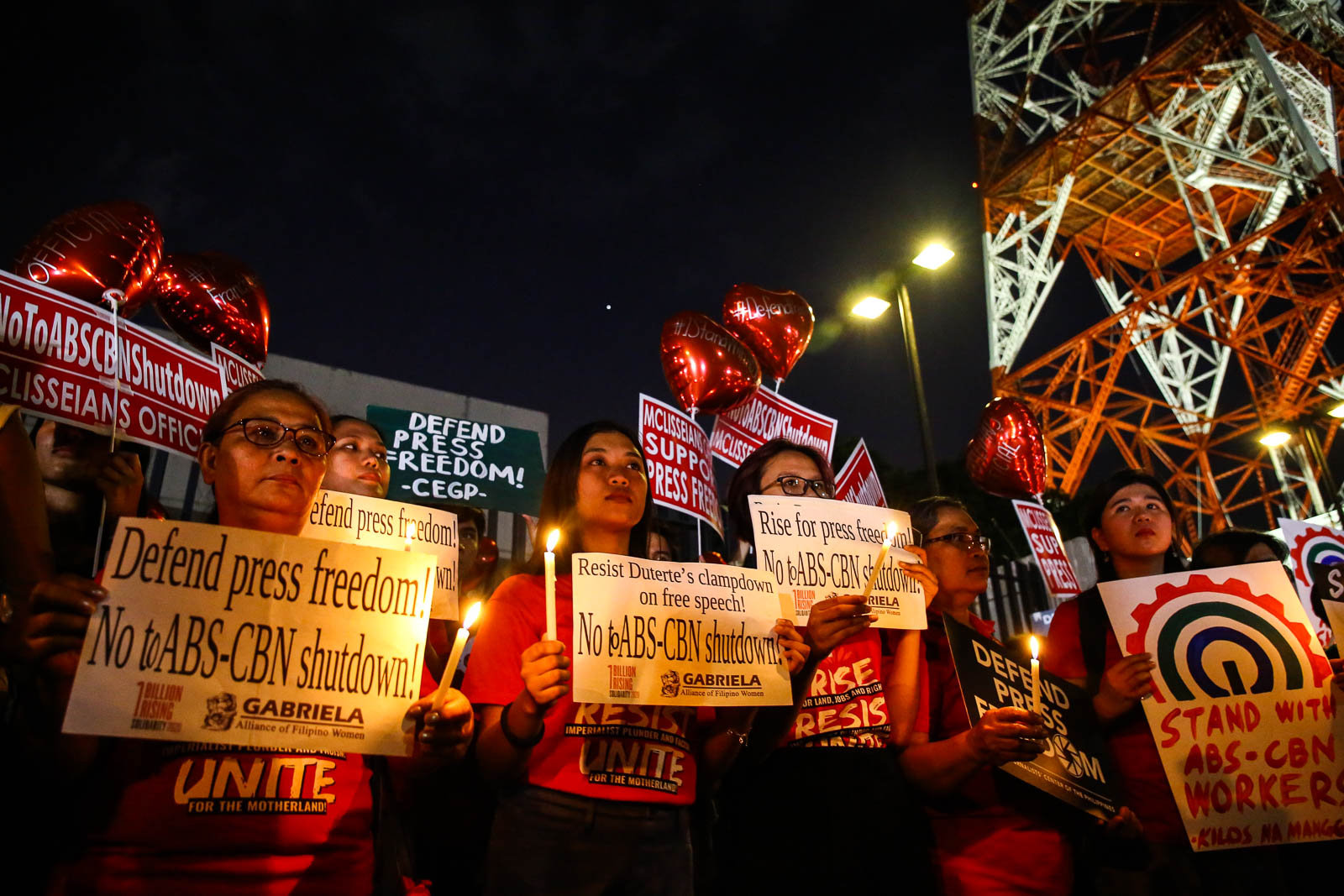PRESS FREEDOM RALLY. ABS-CBN employees and supporters hold a rally on Valentines Day, February 14, 2020, to demand the renewal of the broadcast giant's franchise. Photo by Jire Carreon/Rappler  