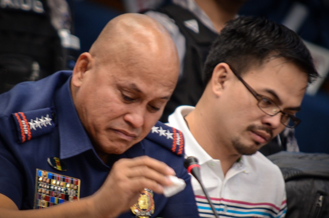 EMOTIONAL. In this file photo, PNP chief Director General Ronald dela Rosa turns emotional at the Senate inquiry into the death of Albuera Mayor Rolando Espinosa Sr, November 23, 2016. File photo by LeAnne Jazul/Rappler  