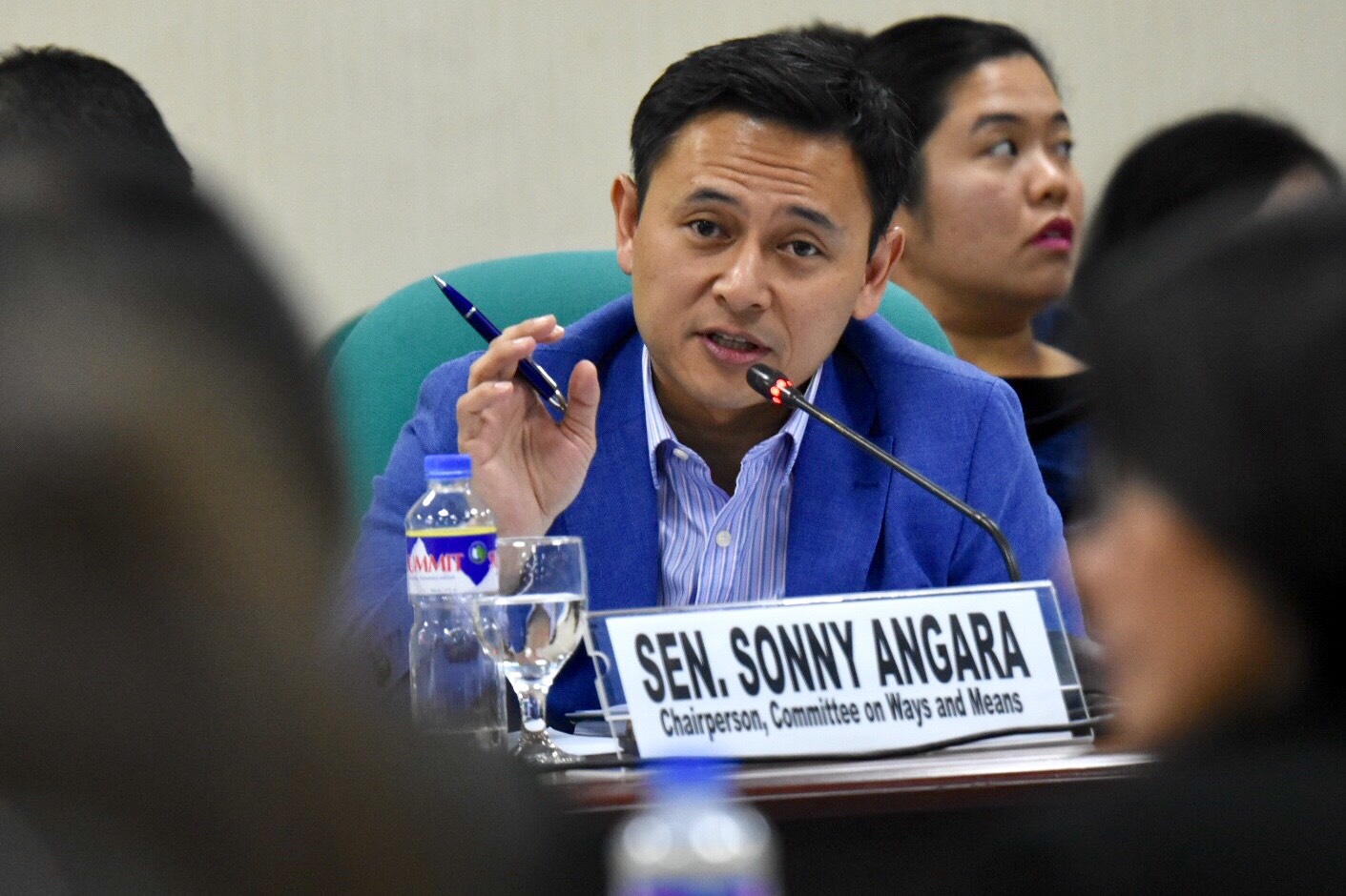GRACEFUL EXIT. Action for Economic Reform says Senate Ways and Means Committee Chairman Sonny Angara can pass the Trabaho bill to another senator if he fears it will hurt his reelection bid. Photo by Angie de Silva/Rappler 