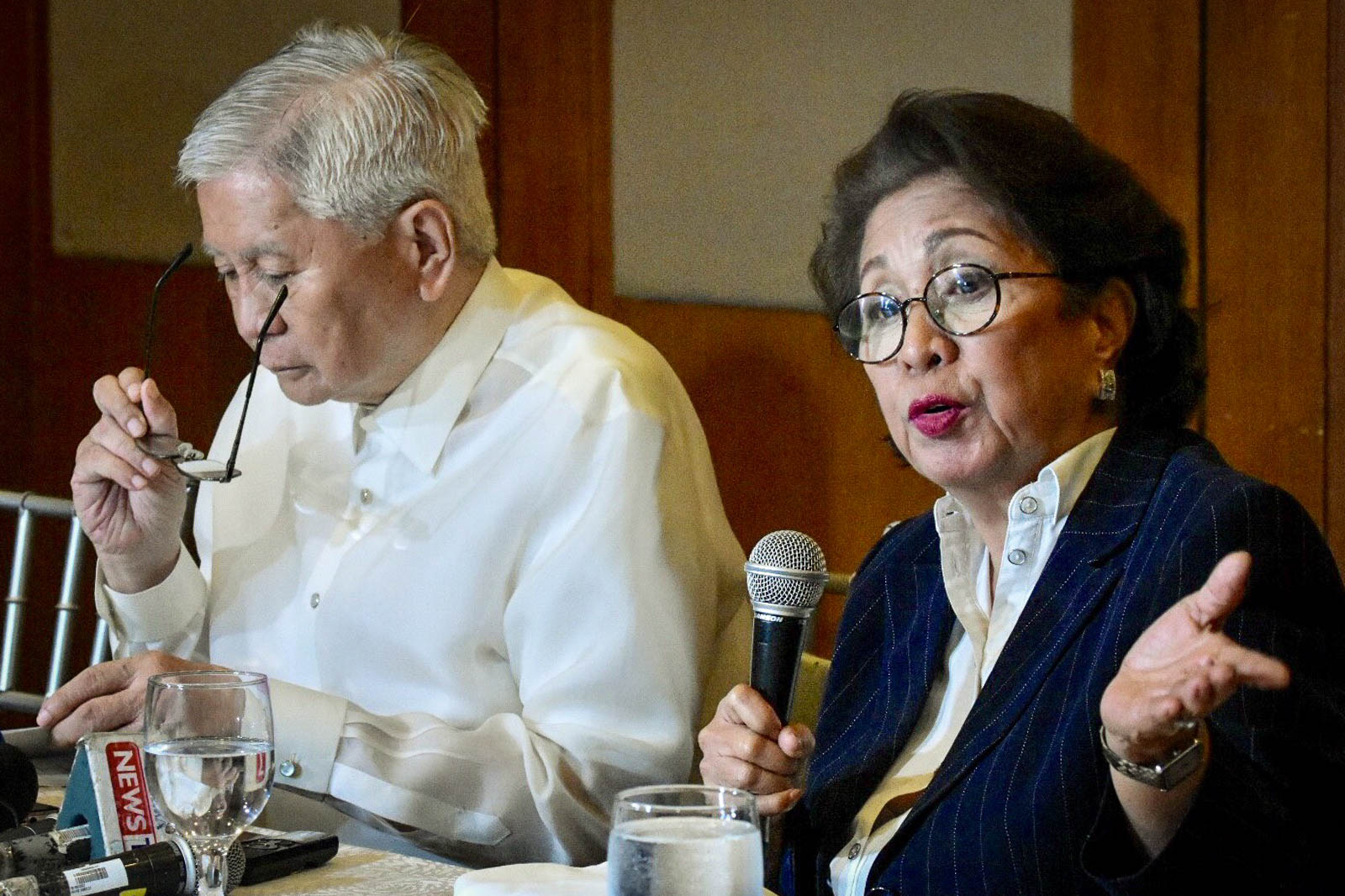 SUPPORT. At least two senators say Filipinos should support the complaint against Chinese President Xi Jinping and other officials before the International Criminal Court. Photo by Angie de Silva/Rappler 