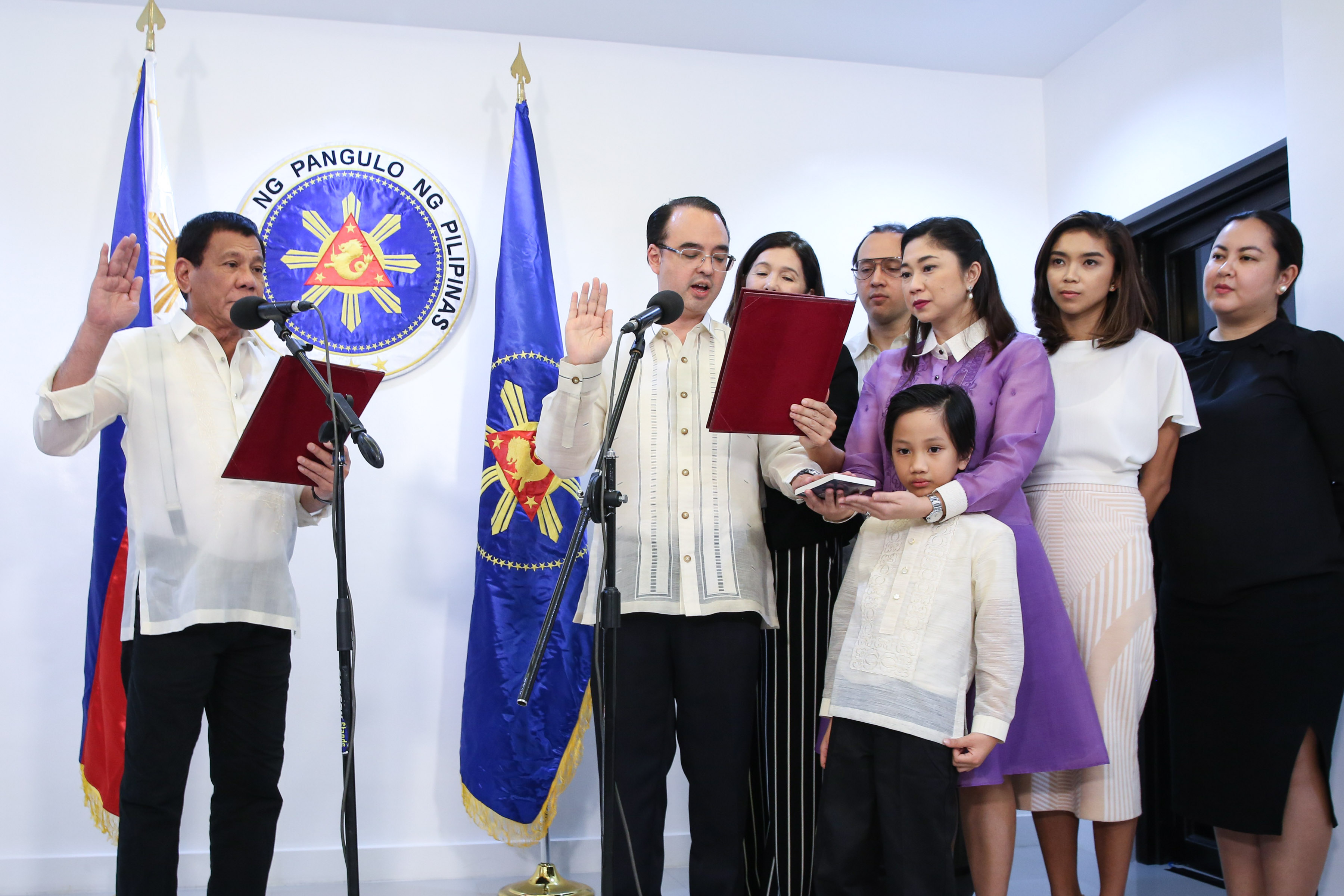 ICC. Philippine Foreign Secretary Alan Peter Cayetano earlier voted for the Senate's concurrence with the ratification of the 2002 Rome Statute of the International Criminal Court. Cayetano is shown here during his oath taking as a member of the Duterte Cabinet on May 18, 2017. Malacañang file photo 