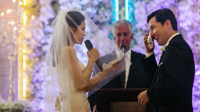EMOTIONAL VOWS. Toni Gonzaga recites her vows before an emotional Paul Soriano during their wedding. Photo from Instagram/@dmetroman 