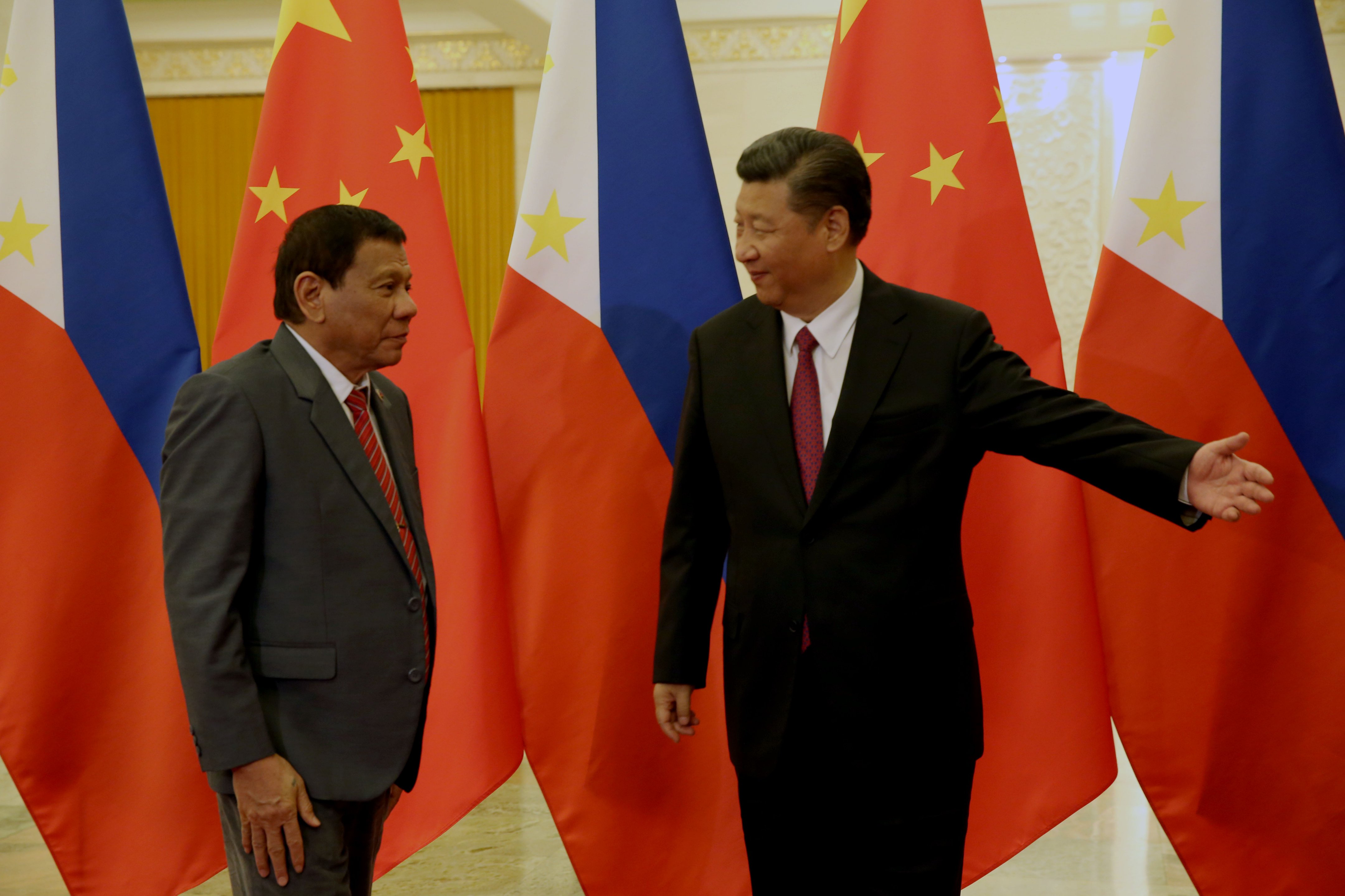 PH-CHINA TIES. Philippine President Rodrigo Duterte and Chinese President Xi Jinping following a bilateral meeting at the Boao State Guesthouse on April 10, 2018. Malacañang file photo  