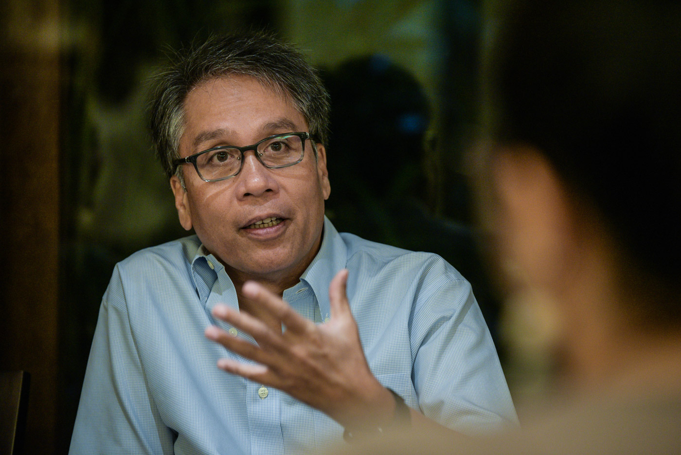 NO TO CHINESE WORKERS. Mar Roxas says he opposes the influx of Chinese workers 'replacing' Filipinos. File photo by LeAnne Jazul/Rappler 