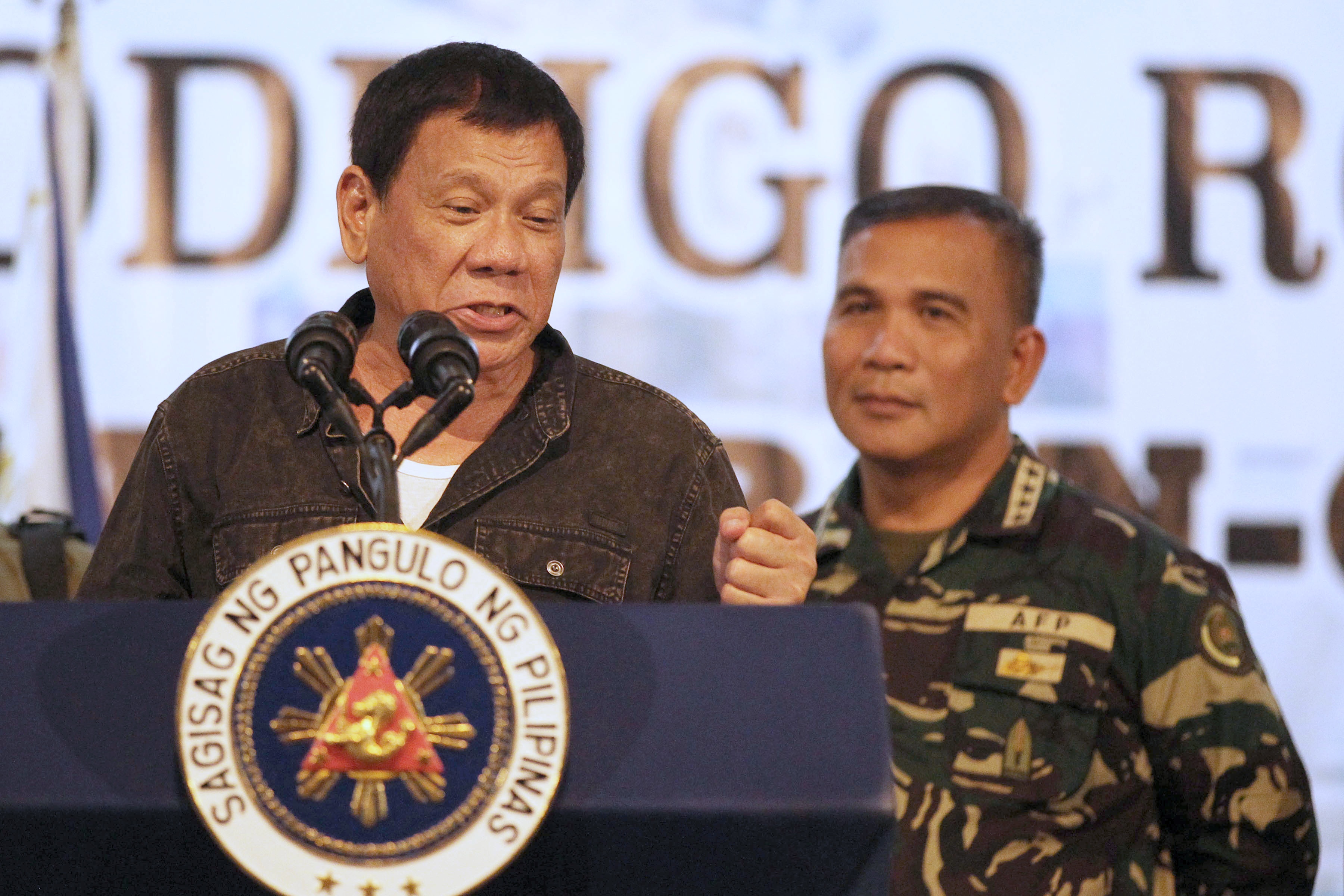 DUTERTE'S WARNING. President Rodrigo Duterte reacts angrily to a letter from Chief Justice Maria Lourdes Sereno raising concern over his drug list. File photo by Presidential Photographers Division 