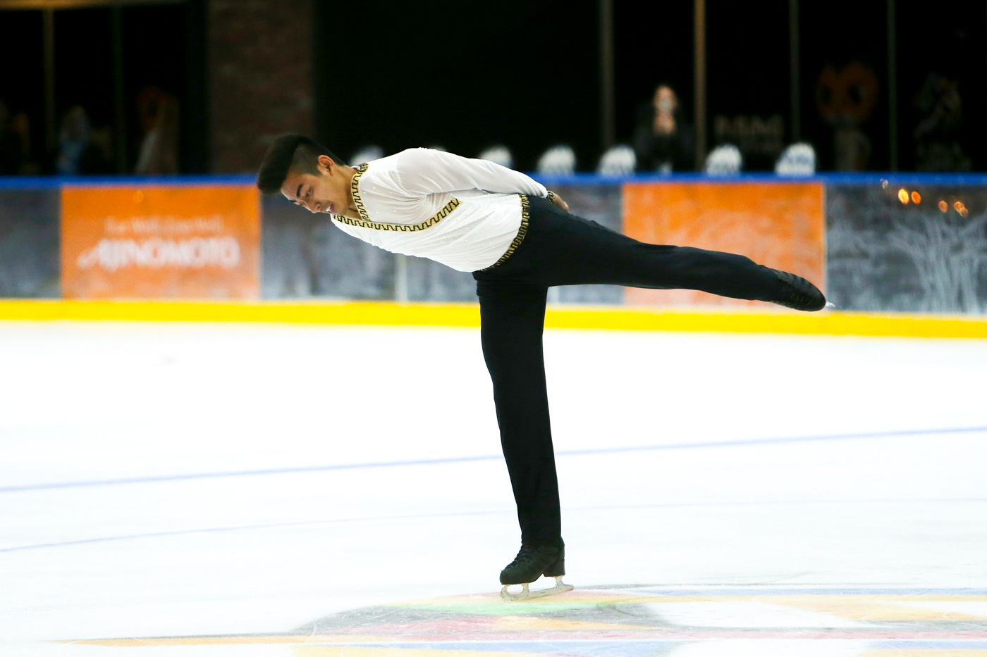 Michael Martinez stumbles, now second place after SEA Games short program