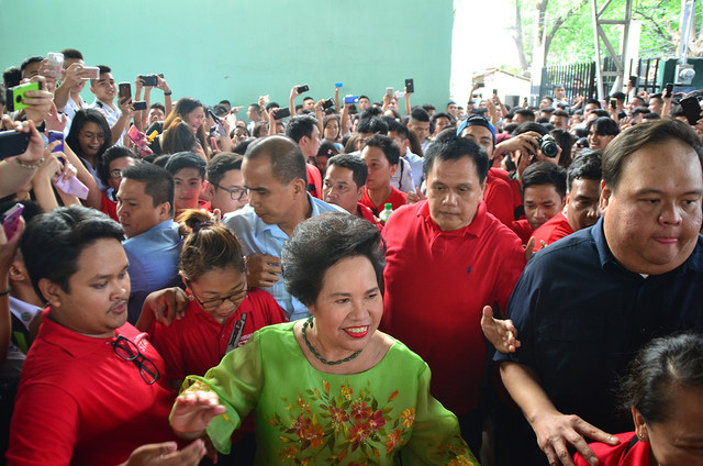 SOCIAL MEDIA ROCKSTAR. Senator Miriam Defensor Santiago is popular among the youth because of her use witty pick up lines and jokes in her speeches. Photo from Miriam Santiago's Media Bureau 
