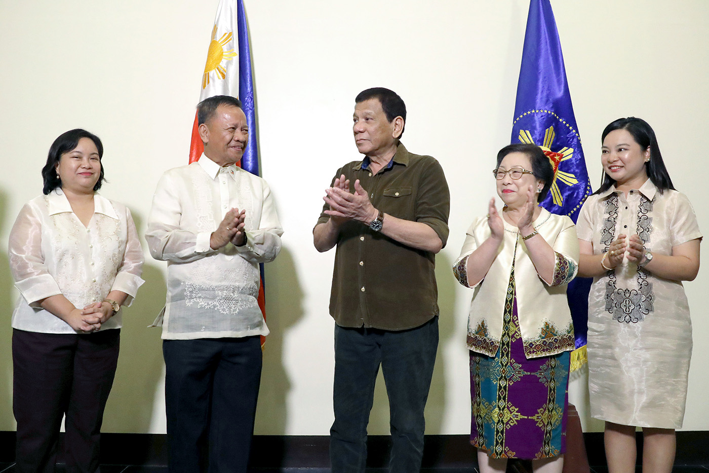 TRUST. President Rodrigo Duterte poses for a photo with newly-appointed Technical Education and Skills Development Authority Director General Isidro Lapeña. Malacañang photo 