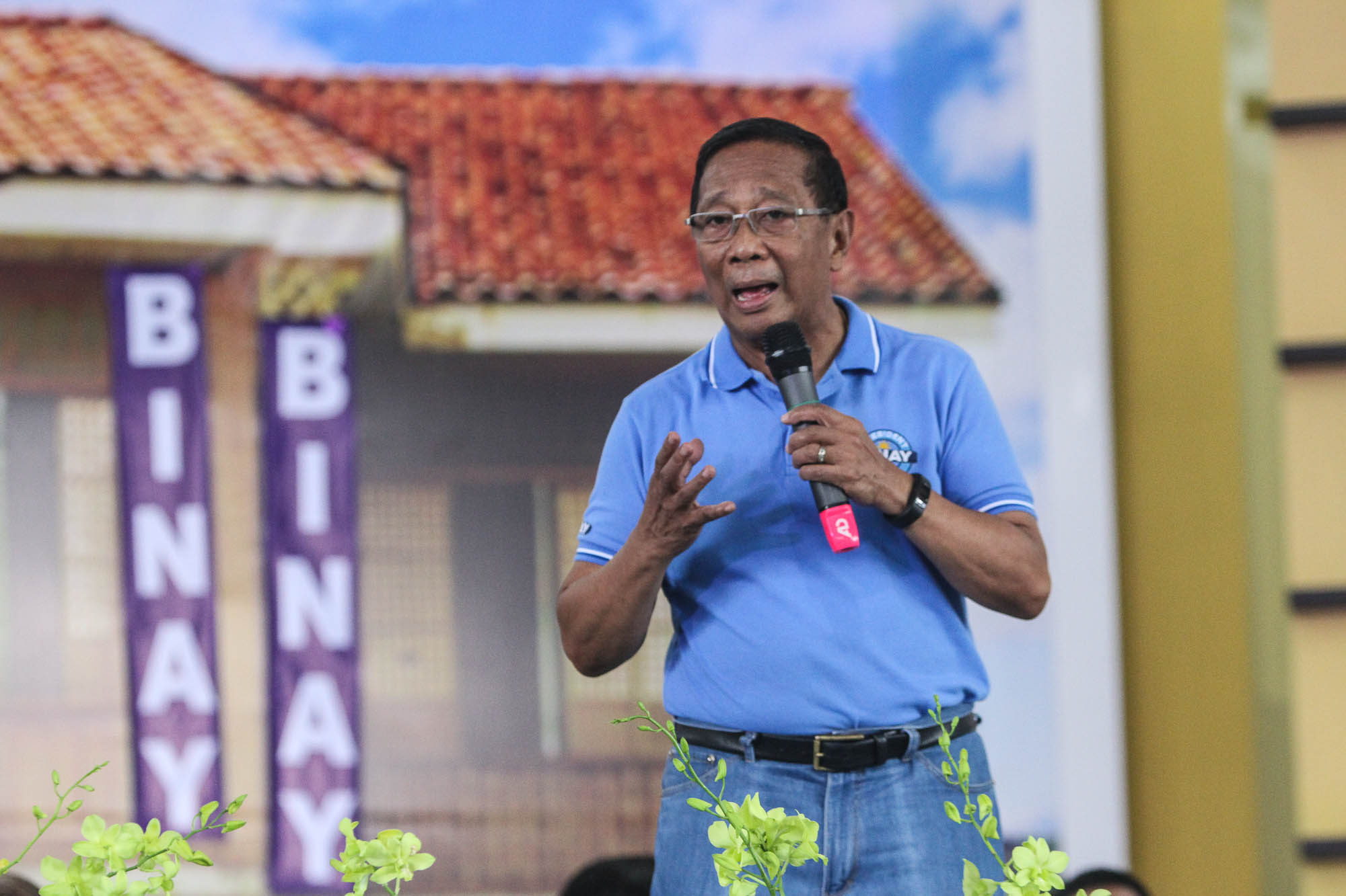 OPEN YOUR BANK ACCOUNTS, TOO. The camp of Vice President Jejomar Binay makes a dare to the other presidential candidates. File photo by Lito Boras/Rappler  