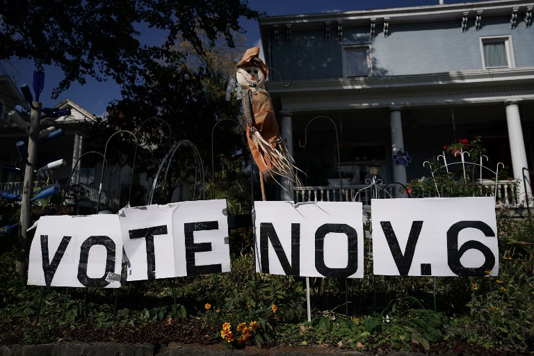 THE NOVEMBER VOTE. A display that reminds people to vote on November 6 is seen November 3, 2018 in Mt. Sterling, Kentucky. Photo by Alex Wong/Getty Images/AFP 