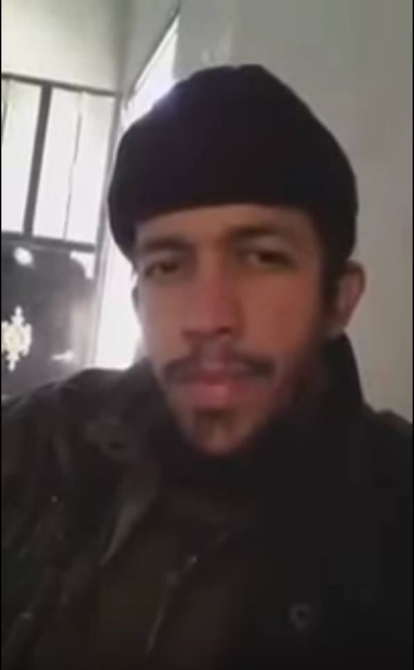 Abu Jandal dalam videonya menentang TNI/Polri. Screen grab dari YouTube 