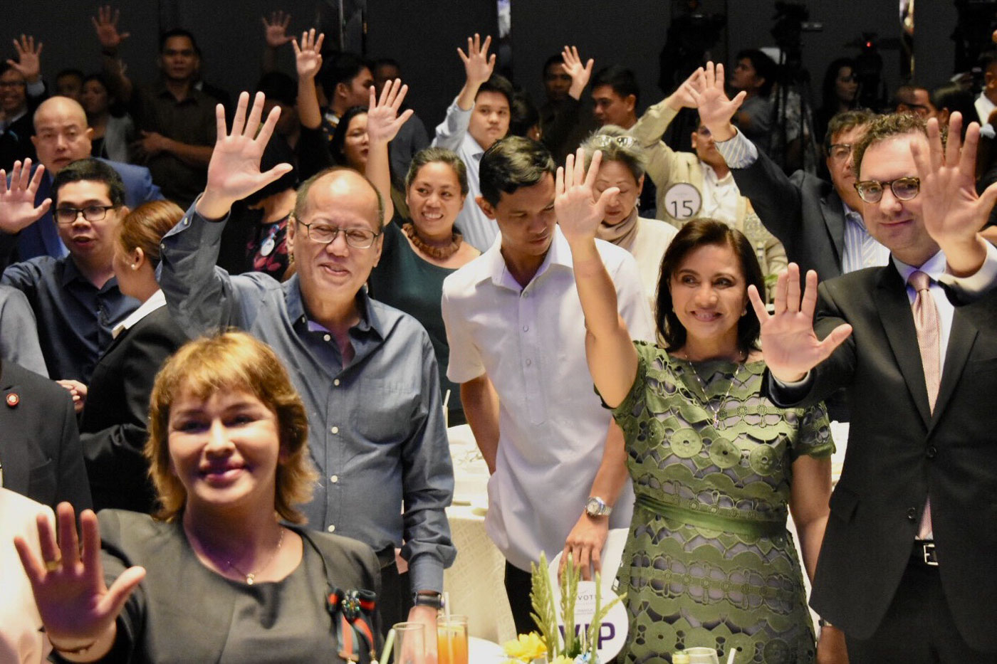 PARTY MATES. Former president Benigno Aquino III and Vice President Leni Robredo are present during the awarding of De Lima's Prize for Freedom. Photo by Angie de Silva/Rappler  