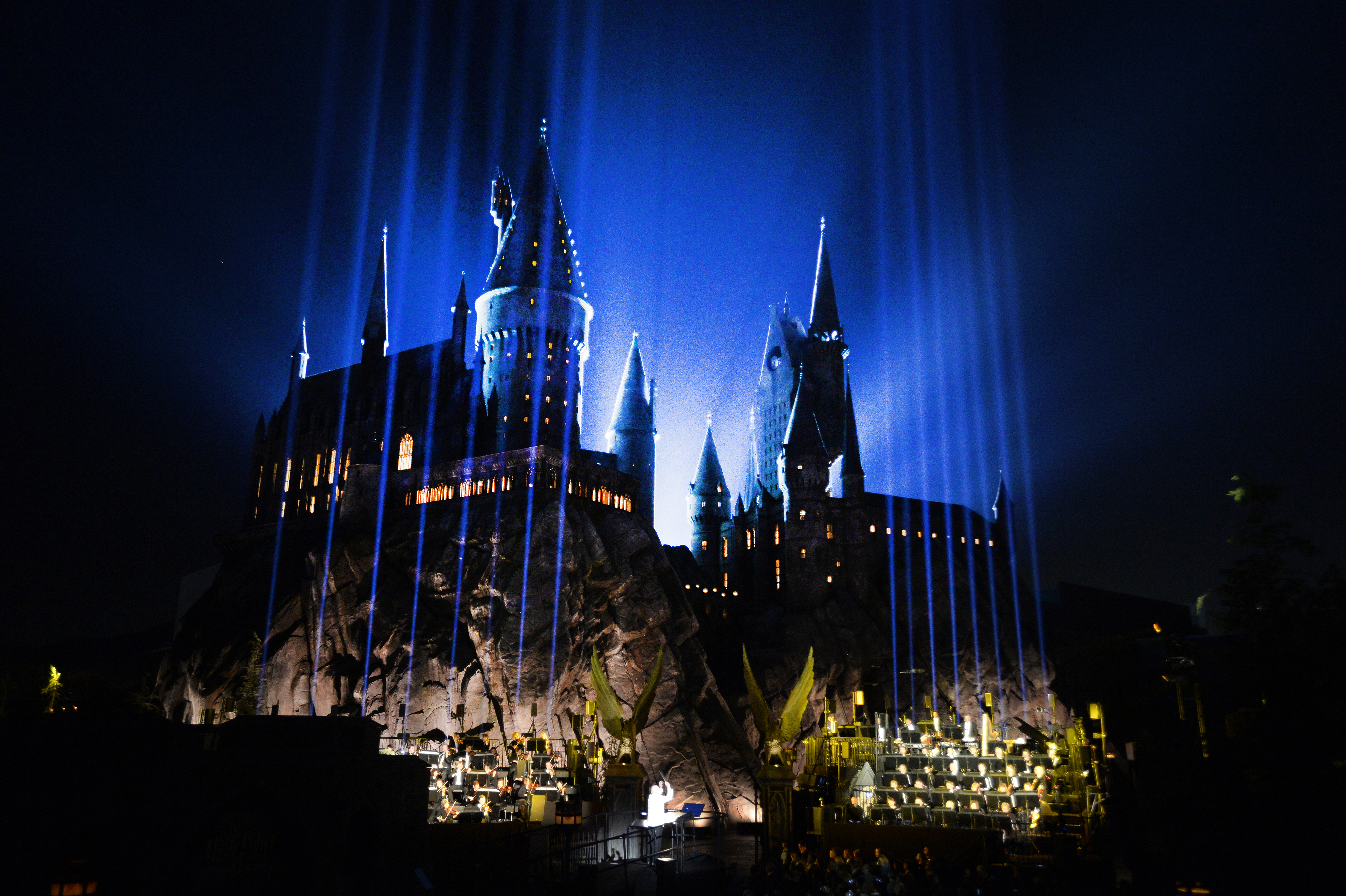 THE WIZARDING WORLD OF HARRY POTTER. John Williams conducts the LA Philharmonic orchestra as a light displays lights up The Wizarding World of Harry Potter at the VIP Press preview at Universal Studios in Hollywood, California, USA, late 05 April 2016. Photo by Mike Nelson/EPA 