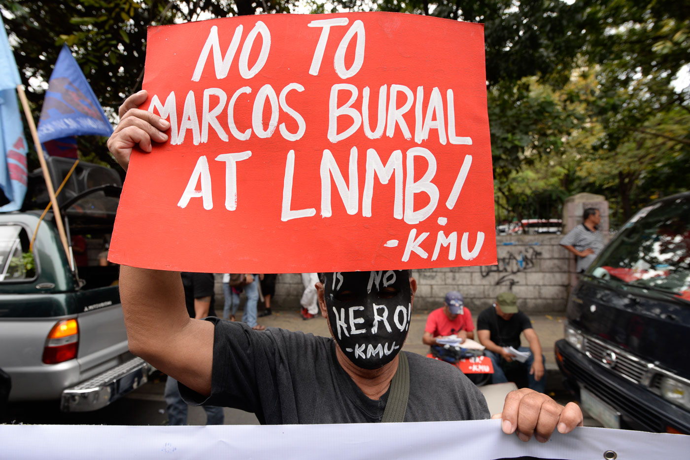 PROTESTING MARCOS BURIAL Protestors gather in front of the Philippine General Hospital in Manila to protest against the burial of dictator Ferdinand Marcos at the Libingan ng mga Bayani on November 18, 2016. Photo by LeAnne Jazul/Rappler 