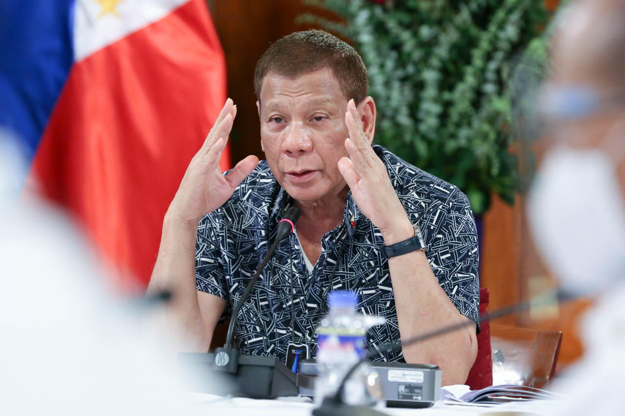 RODRIGO DUTERTE. President Rodrigo Duterte holds a meeting with the Inter-Agency Task Force on the Emerging Infectious Diseases (IATF-EID) core members at the Malago Clubhouse in Malacañang on June 30, 2020. Malacañang photo 