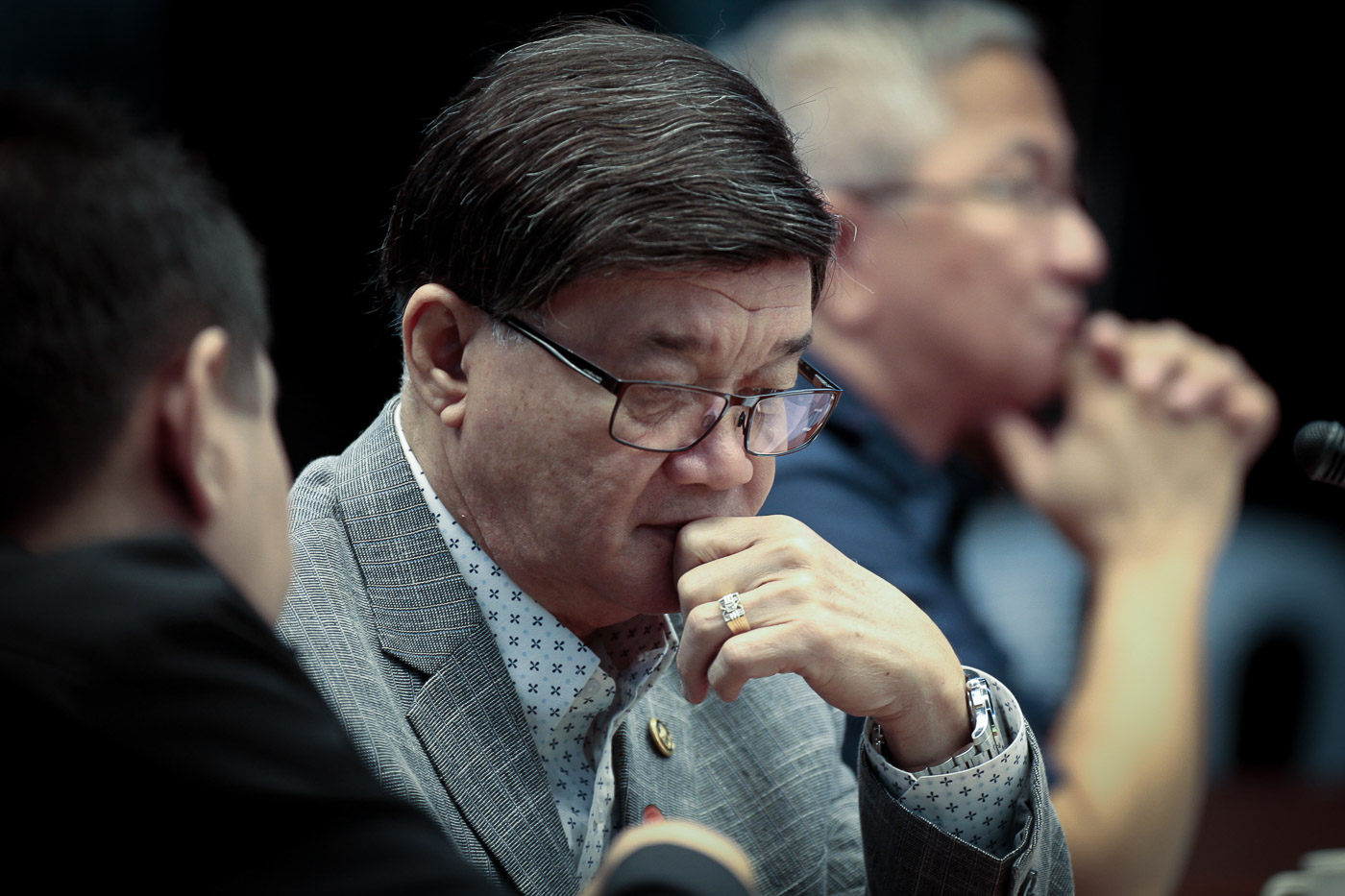 PLUNDER. Senate Minority Franklin Drilon questions the Department of Justice for the cases filed against two former Immigration commissioners implicated in bribery. File photo 