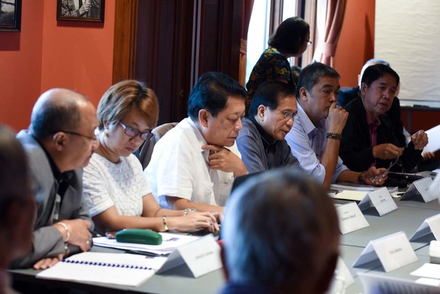 CHRISTMAS RELEASE. In this file photo, members of the government panel discuss the process of releasing political prisoners. File photo by Edwin Espejo/OPAPP 