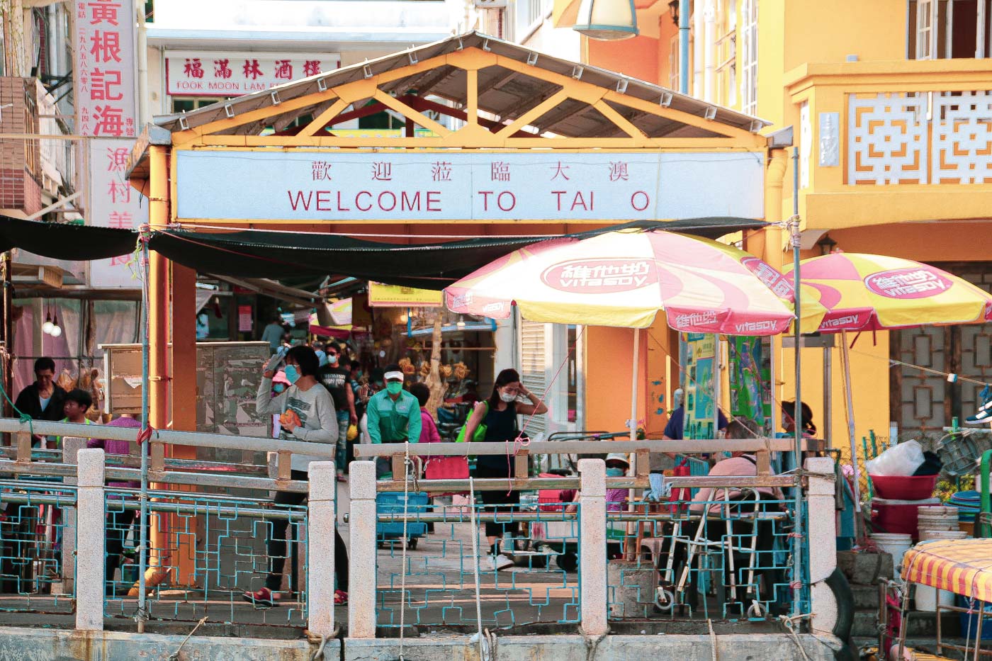 LOCAL TOURISTS. Tai O fishing village on Lantau Island, as seen here on April 17, has seen an increase in local tourists lately. Photo by Tommy Walker/Rappler  