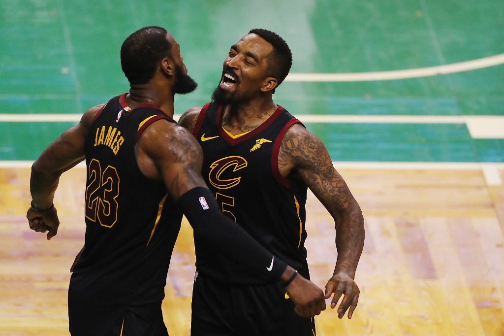 BACK AT IT. JR Smith (right) and LeBron James link up for another title bid. Photo by Adam Glanzman/Getty Images/AFP  