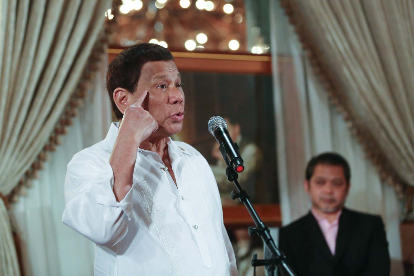 CHIEF EXECUTIVE. President Rodrigo Roa Duterte gives a message as he meets with the barangay councilors from the 4th district of Quezon City in Malacañang on February 6, 2019. Malacañang photo 