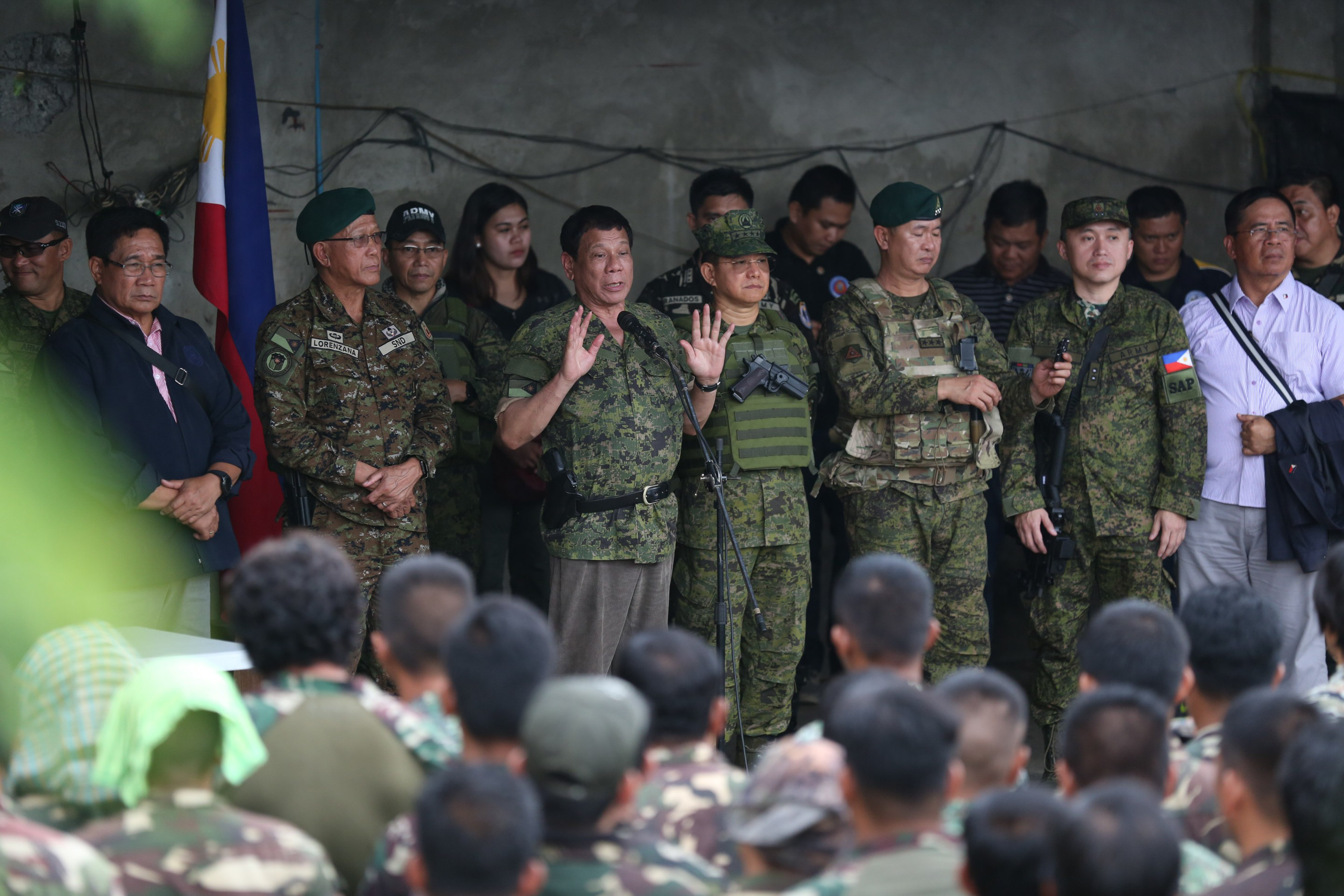 TALK TO TROOPS. President Rodrigo Duterte addresses soldiers in Marawi City a month before its liberation from extremist groups. Malacañang file photo 