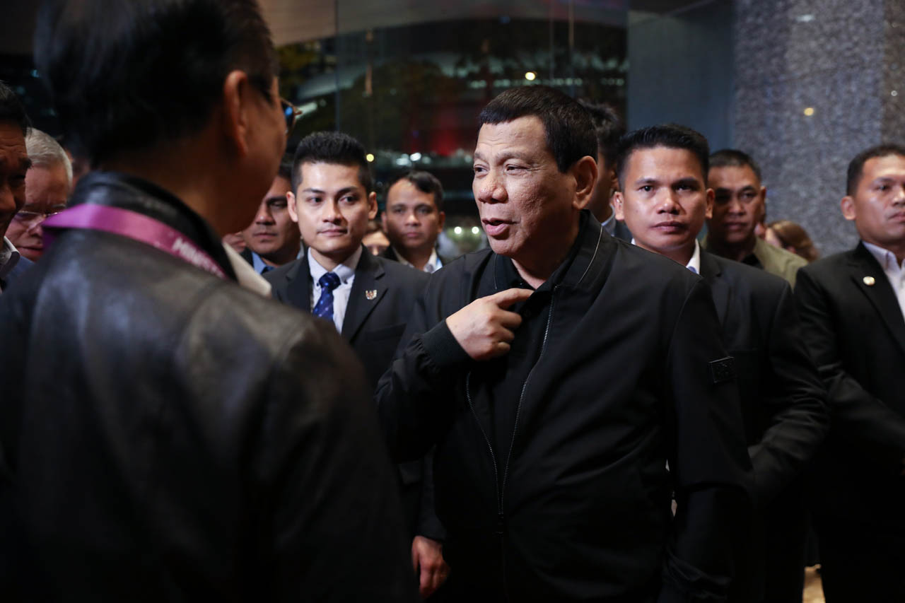 REGIONAL GATHERING. Philippine President Rodrigo Duterte arrives at his hotel in Singapore on November 12, 2018, the day before the start of his official events for the 33rd ASEAN Summit and Related Summits. Malacañang photo  