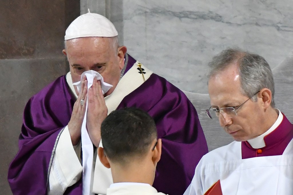 'MILD AILMENT.' Pope Francis blows his nose as he leads the Ash Wednesday mass which opens Lent, the forty-day period of abstinence and deprivation for Christians before Holy Week and Easter, on February 26, 2020, at the Santa Sabina church in Rome. Photo by Alberto Pizzoli/AFP 
