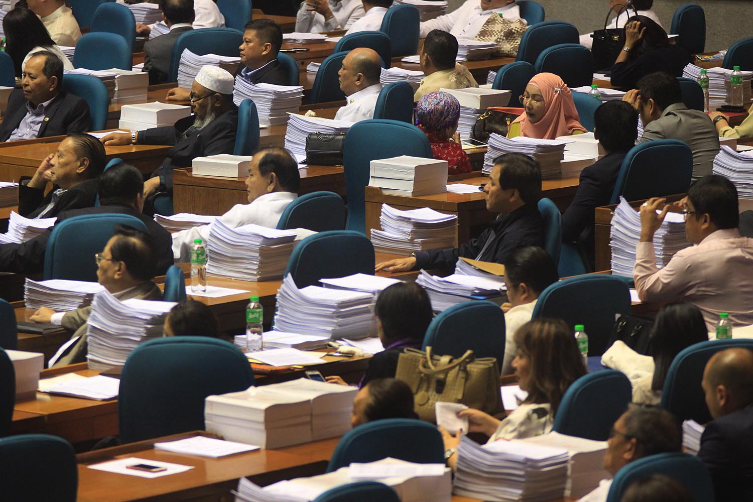 TERMINATED. Lawmakers agreed to terminate the debates on the proposed federal constitution on December 3, 2018. File photo by Darren Langit/Rappler 