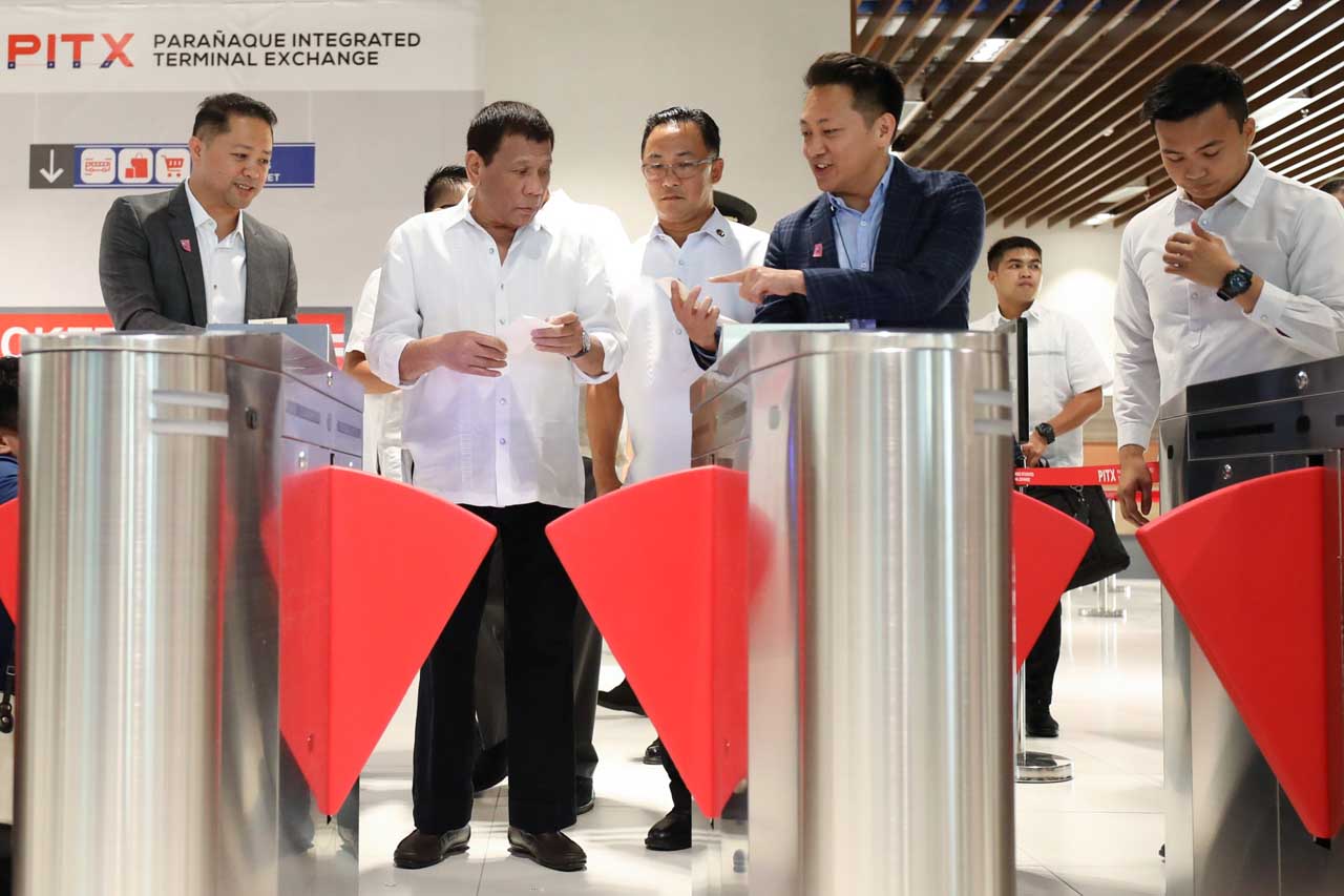 PITX TOUR. President Rodrigo Duterte takes a tour inside the Parañaque Integrated Terminal Exchange in Parañaque City during its inauguration on November 5, 2018. Malacañang photo 