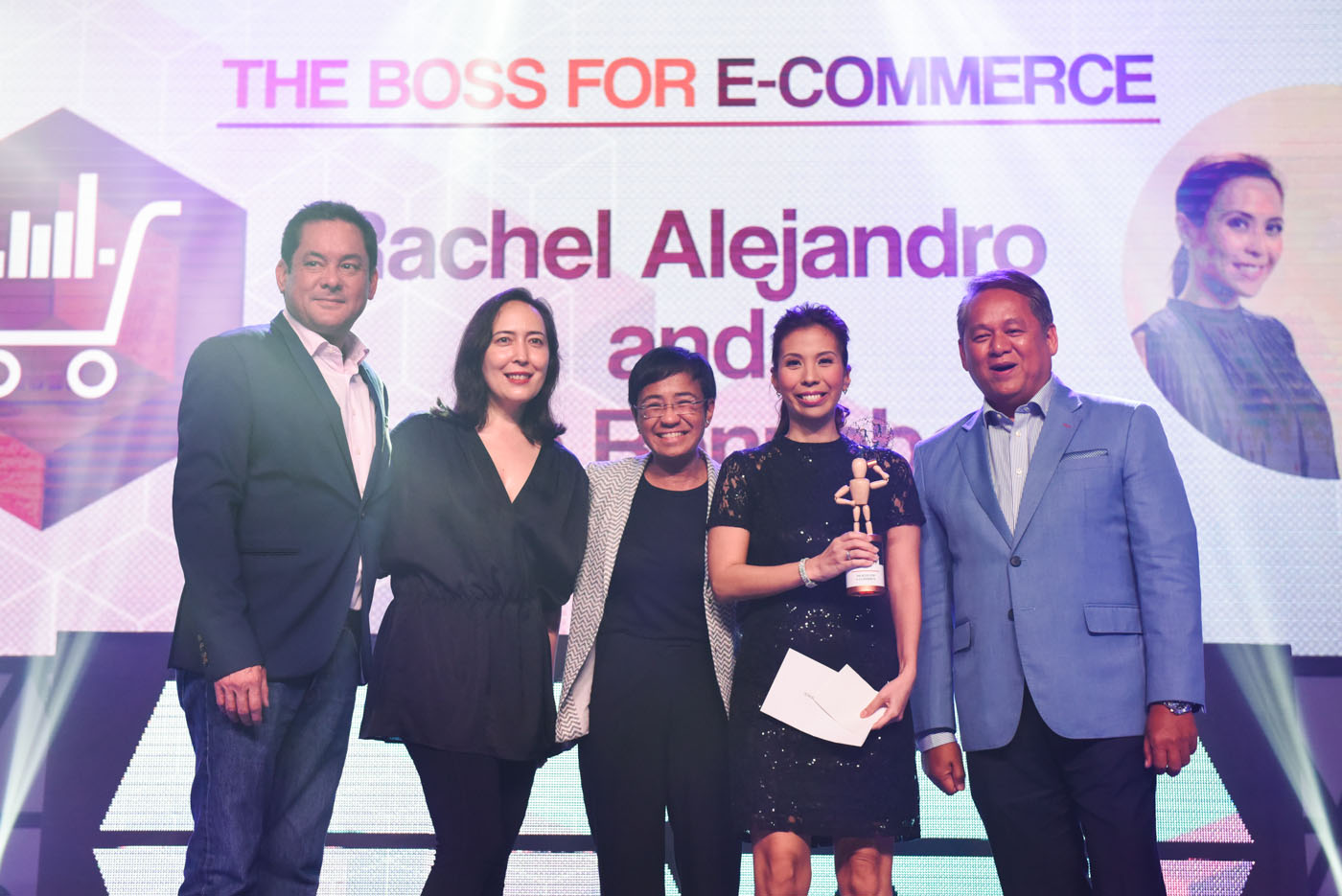 BOSS FOR E-COMMERCE. Barni Rennebeck (with trophy) flanked by some of the #BeTheBoss judges: (L to R) Mitch Locsin, Vice President and Head of PLDT SME Nation, Laura Verallo de Bertotto, CEO of VMV Hypoallergenics, Maria Ressa, CEO and Executive Editor or Rappler.com, and Eric Alberto, Executive Vice President for PLDT  