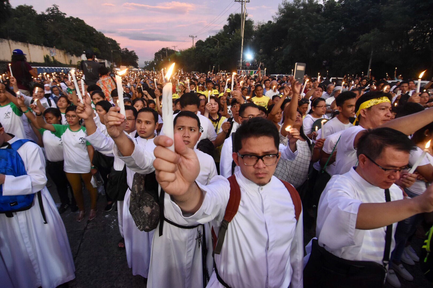 RIGHT APPROACH? Catholics return to EDSA on November 5, 2017, to denounce the killings in President Rodrigo Duterte's war on drugs. Photo by Angie de Silva/Rappler
  