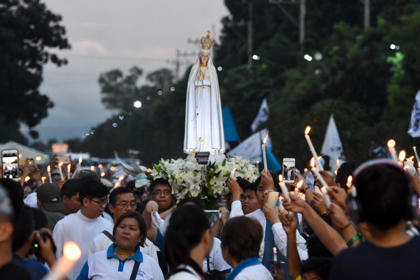 EDSA PROCESSION. This image of Our Lady of Fatima is brought in a kilometer-long procession from EDSA Shrine to the People Power Monument on November 5, 2017. Photo by Angie de Silva/Rappler    