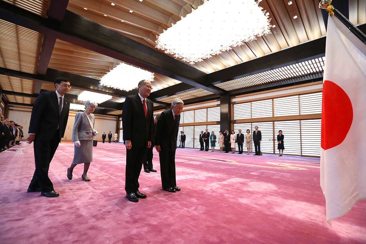 AQUINO IN JAPAN. President Benigno Aquino III with Emperor Akihito and Empress Michiko
during the welcoming ceremony at the Grand Hall of the Imperial Palace for his state visit in Japan on June 3, 2015. Photo by Robert Vinas/Malacañang Photo Bureau  