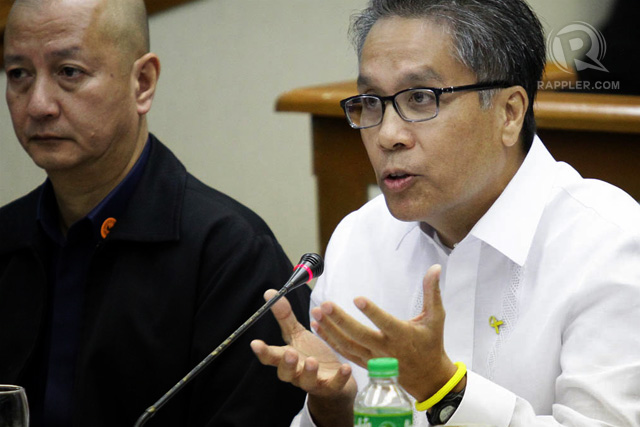 QUESTIONS. Interior Secretary Mar Roxas on the second day of the Senate hearing on February 10. Photo by Mark Cristino/Rappler  
