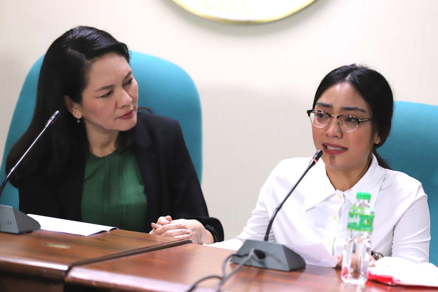 HUMAN TRAFFICKING. Senator Risa Hontiveros presents to the media a 23-year-old Taiwanese woman, Lai Yu Cian, who claims she was recruited by a Chinese man to be an advertising employee but instead worked in a POGO. Photo by Angie de Silva/Rappler  