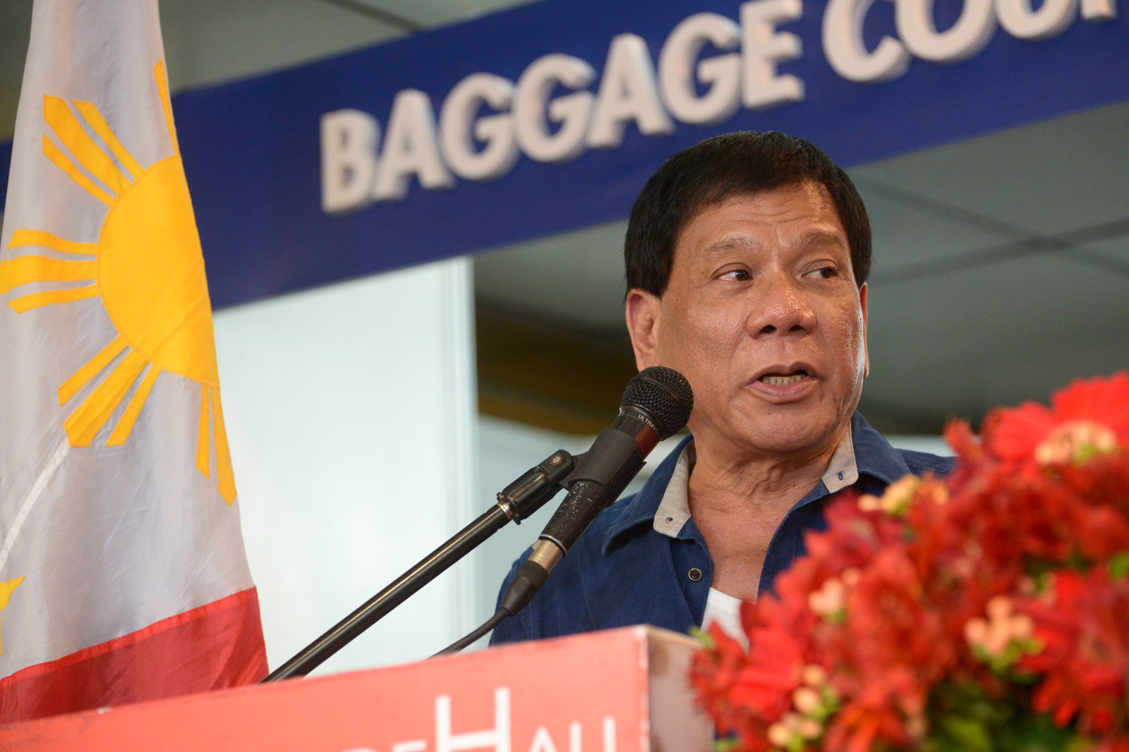 TOUGH-TALKING MAYOR. Rodrigo Duterte fired back at Mar Roxas after the latter's remarks on peace and order in Davao City. File photo by Jansen Romero/Rappler 