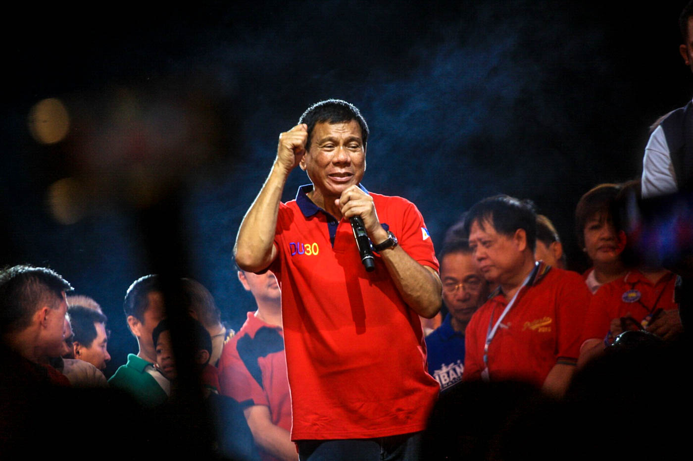 UNITED NATION. Mindanao's favorite presidential bet, Rodrigo Duterte, calls for national unity during his last campaign rally held at Rizal Park on Saturday, May 7. Photo by Manman Dejeto/Rappler  