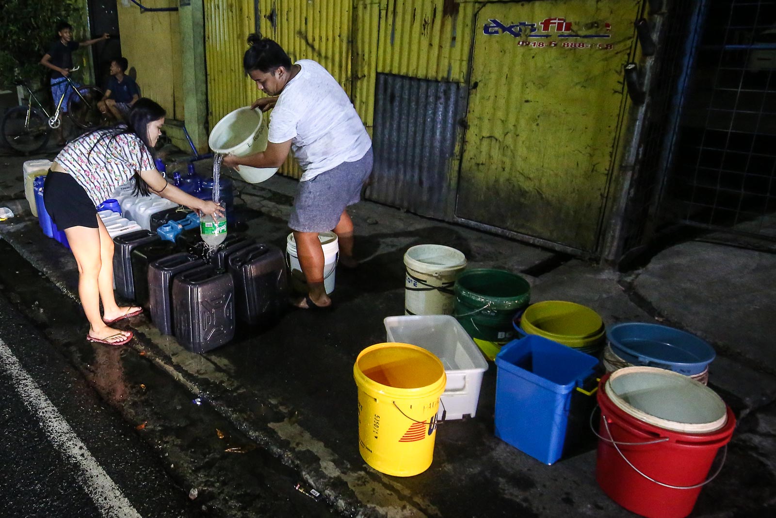 PLAN B. Although potentially dangerous, the DENR said that it would temporarily allow deep wells to be opened again to address the water shortage. Photo by Ben Nabong/Rappler  