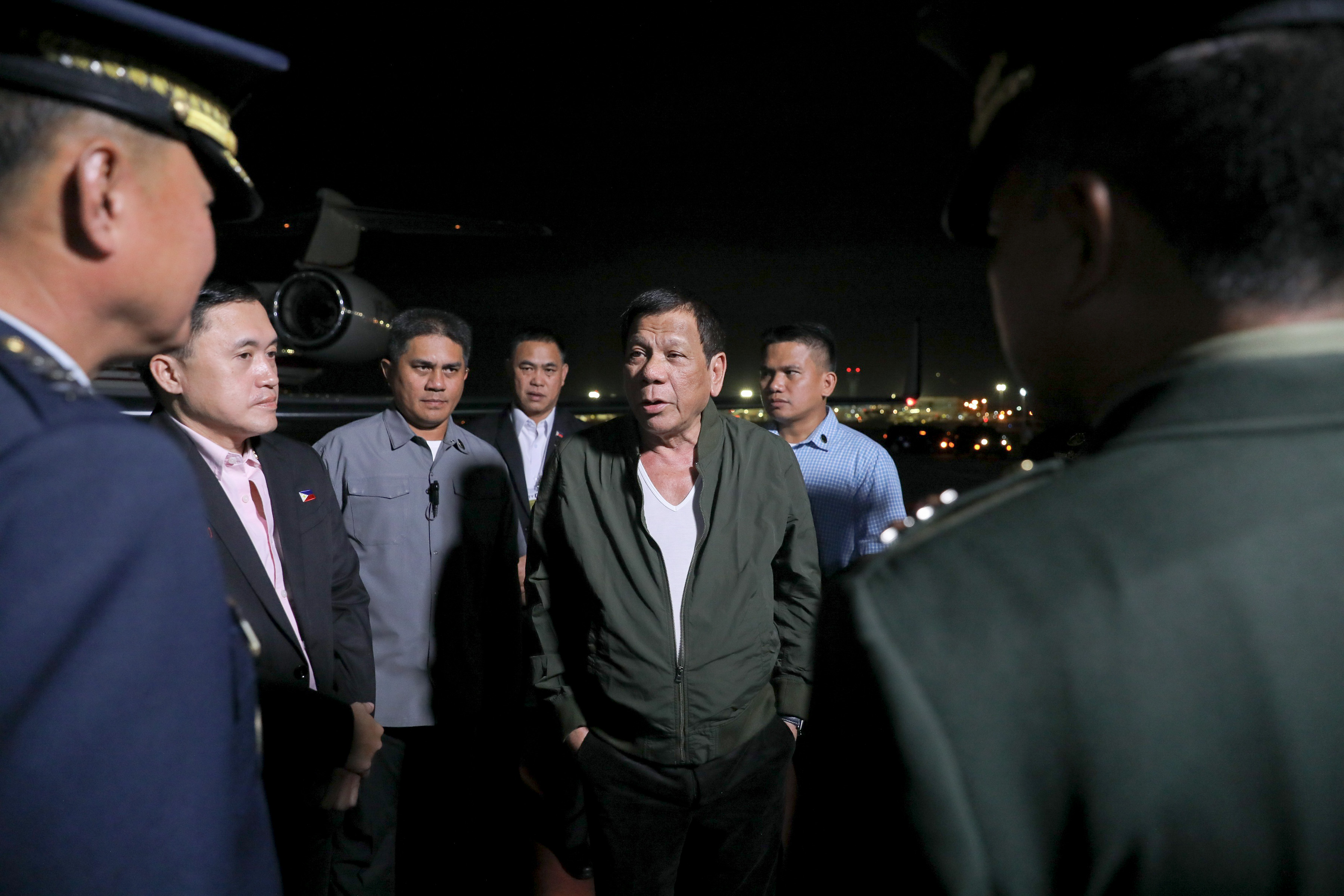 BACK FOR SEA GAMES. President Rodrigo Duterte arrives from South Korea on November 26, 2019. Malacañang photo 