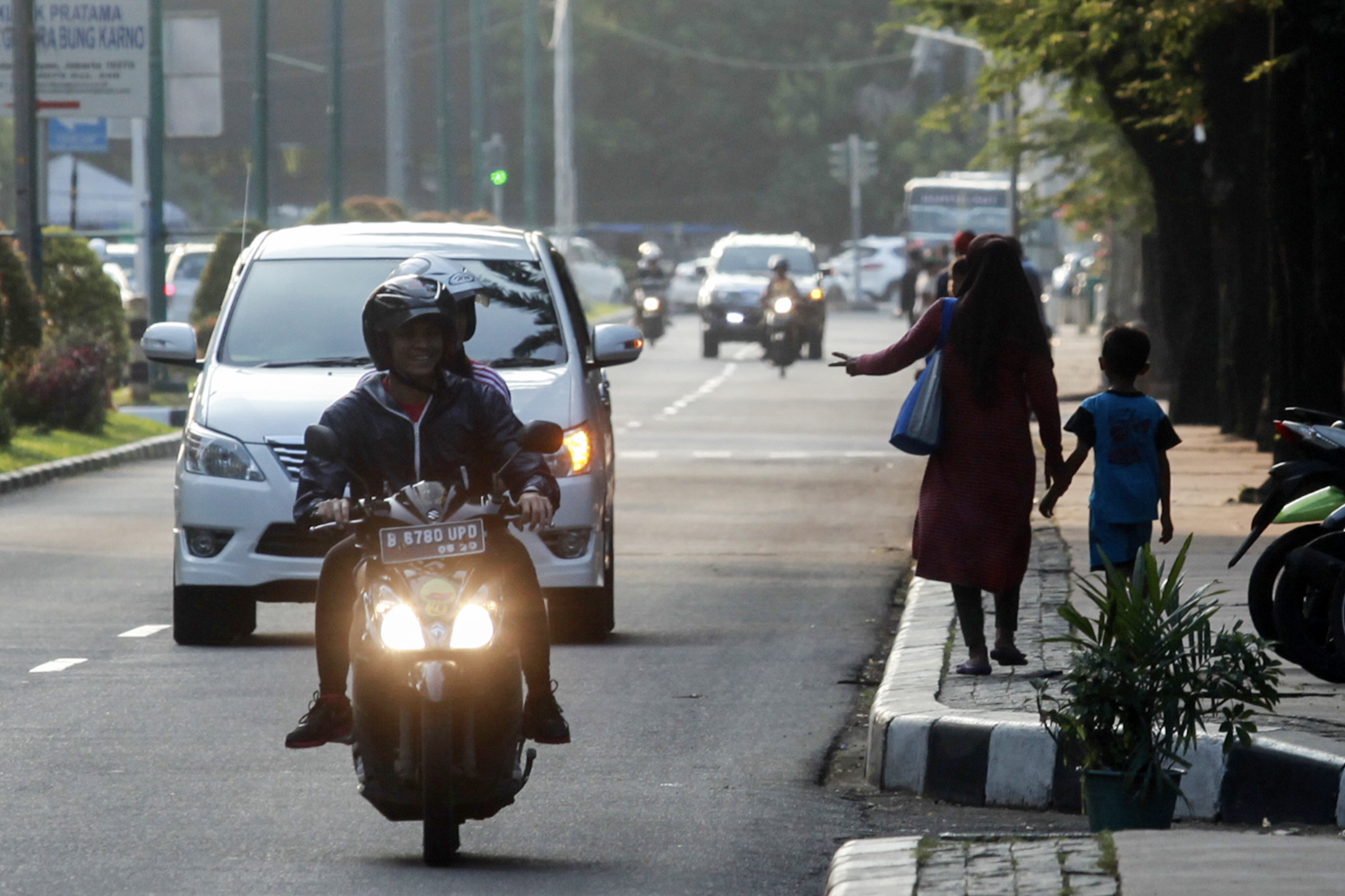 Pemprov DKI Jakarta berencana menghapus program 3-in-1. Kebijakan tersebut dikaji seiring banyaknya jasa sebagai joki dengan membawa anak. Foto oleh Muhammad Adimaja/Antara  