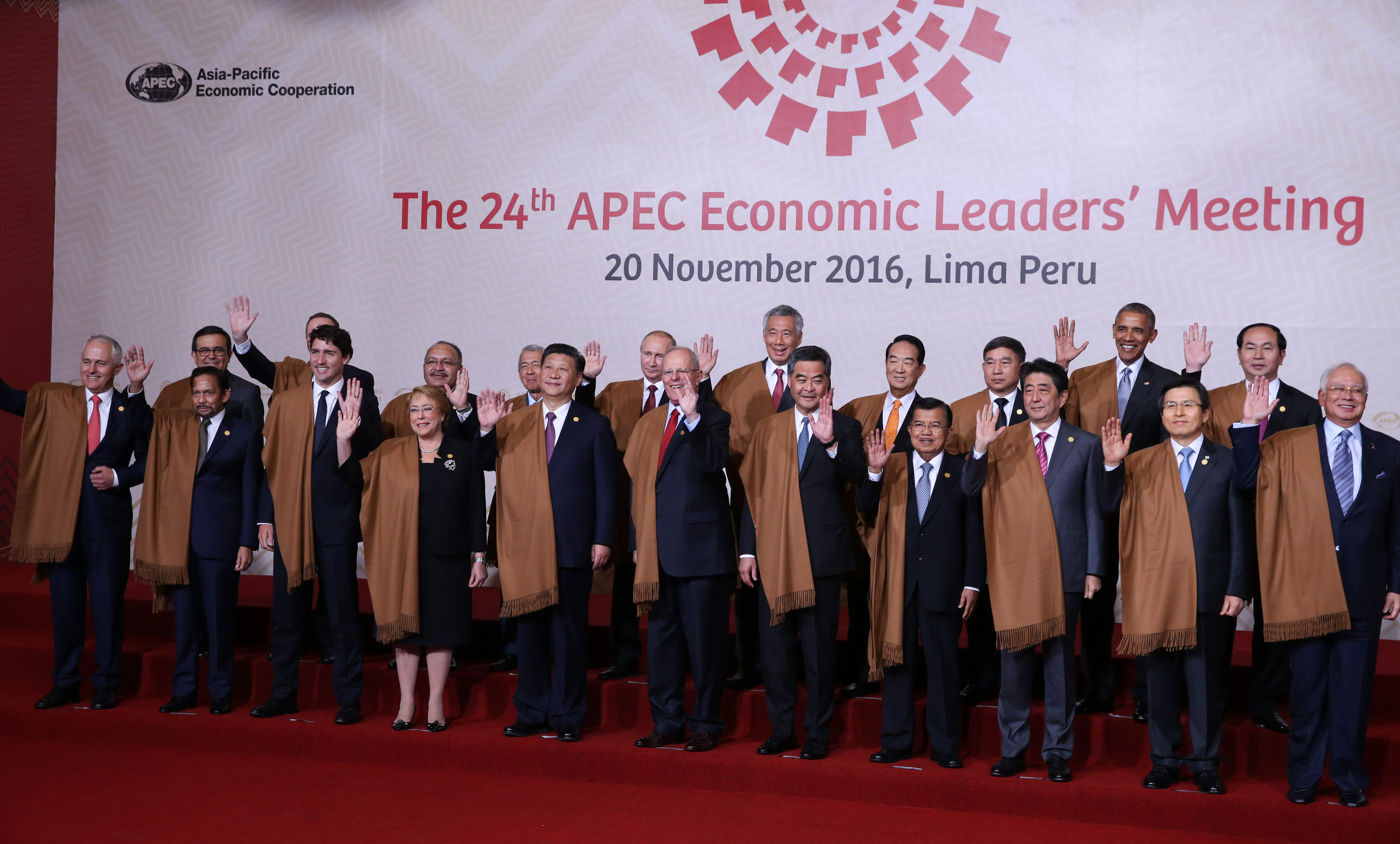 NO-SHOW. Foreign Secretary Perfecto Yasay Jr represents President Rodrigo Duterte at a photo of leaders taken on the second day of the 24th APEC Leaders' Meeting in Lima, Peru on November 20, 2016. Photo by King Rodriguez/Presidential Photo 