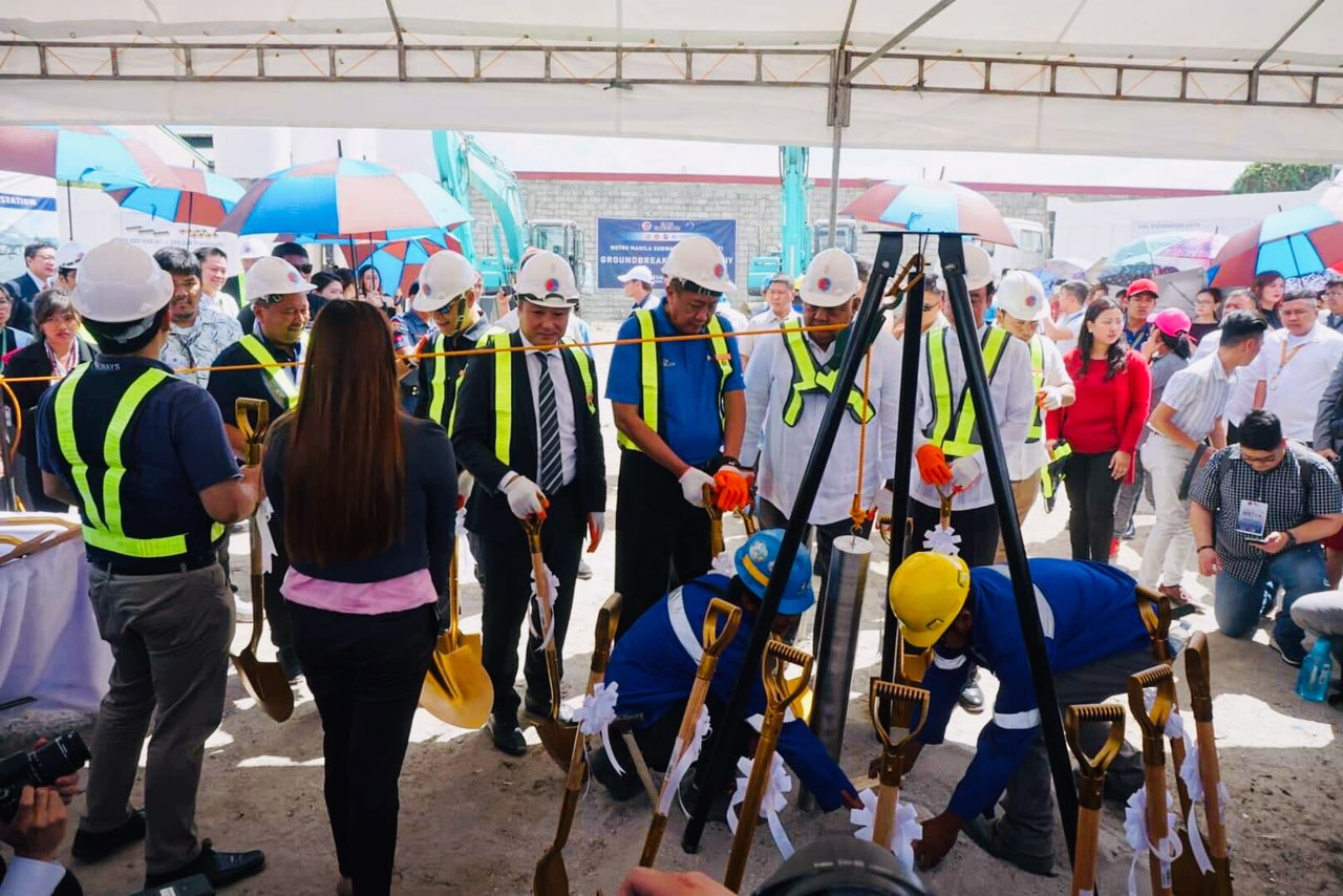 GROUNDBREAKING. Philippine and Japanese officials at the groundbreaking ceremony for the Metro Manila Subway on February 27, 2019. Photo from the Department of Transportation 