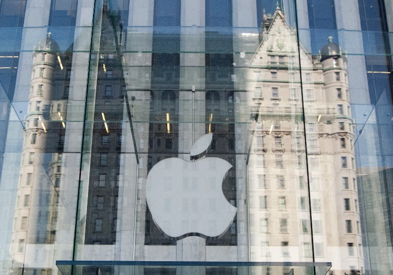 This file photo taken on September 17, 2012 shows the Apple logo on the Apple store on 5th Avenue in New York. Don Emmert/AFP 