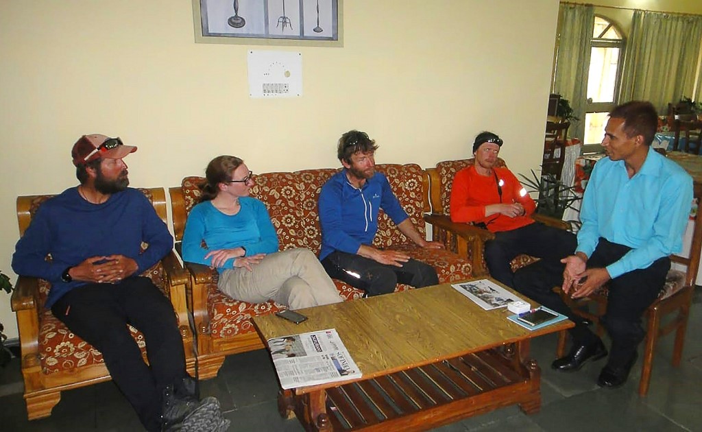 RESCUED. In this handout photo released by the Indo-Tibetan Border Police (ITBP) on June 3, 2019, rescued mountaineers (L-R) Zachary Quai, Ian Wade, Kate Armstrone and Mark Thomas speak with an ITBP personnel upon arriving to the ITBP camp in Pithoragarh after being rescued following an avalanche while climbing the Nanda Devi in the northern Indian state of Uttarakhand in India. AFP PHOTO / Indo-Tibetan Border Police 