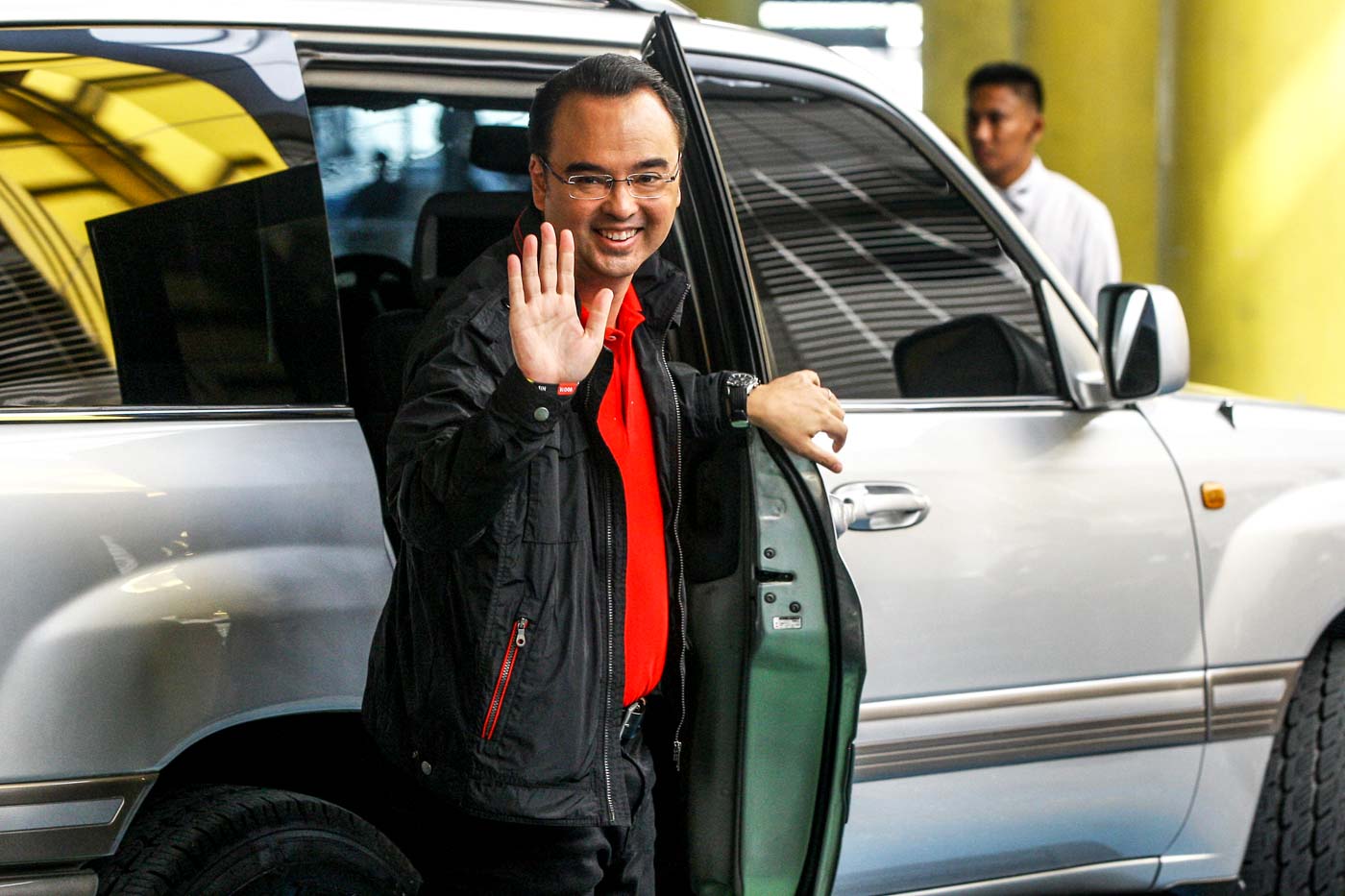FIGHTING FORM. Senator Alan Peter Cayetano hits Senator Bongbong Marcos' claim that his family did not engage in corrupt activities. Photo by Ben Nabong/Rappler 