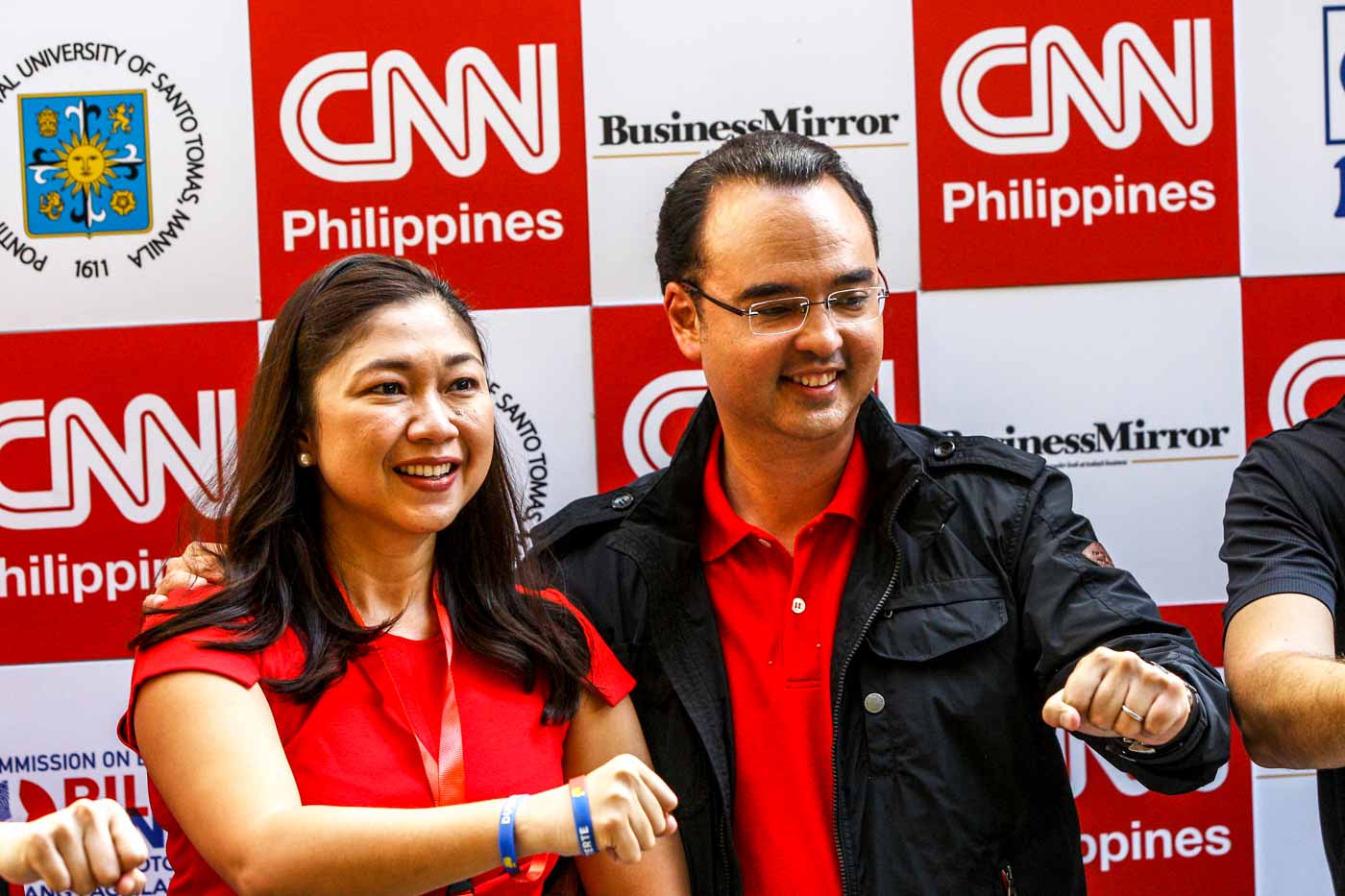 POWER COUPLE. Alan Peter Cayetano and  wife Taguig City Mayor Lani Cayetano arrive in UST for the vice presidential debate in 2016. Photo by Ben Nabong/Rappler 