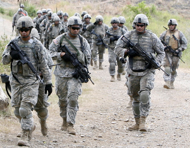 WAR GAMES: File photo of US Army soldiers maneuvering during a 'force on force training' as part of the US-Philippines joint military exercise at Fort Magsaysay, province of Nueva Ecija, north of Manila, Philippines, 21 April 2012. EPA/AMIEL MENESES 