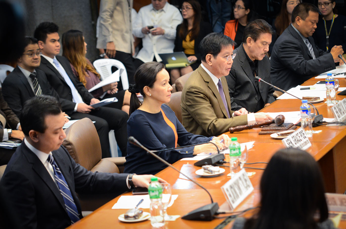 IMMUNITY. Nineteen senators sign a resolution calling for the protection of Senate speeches from suit, citing the 1987 Constitution. File photo by LeAnne Jazul/Rappler 